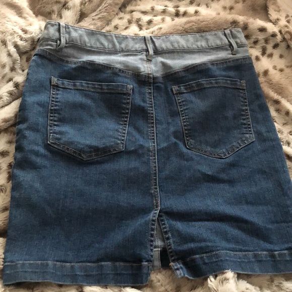 Jean skirt - Picture 2 of 4
